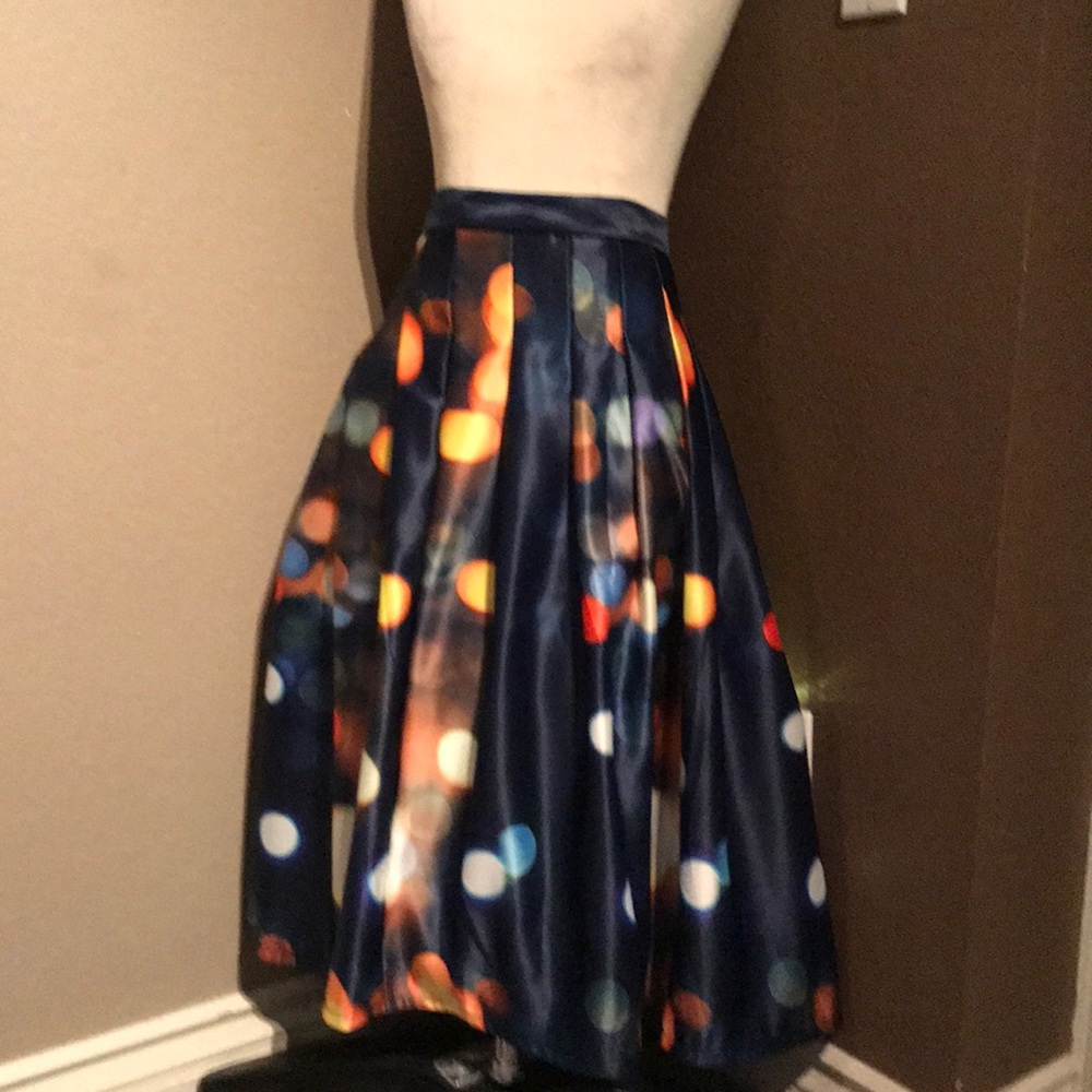 New! Full skirt! Holiday!